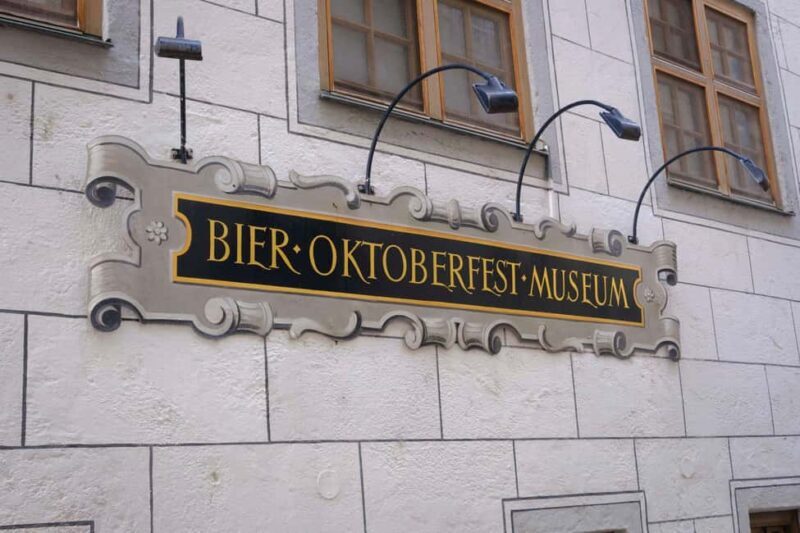 Munich: Beer and Pub Tour with Tasting Portions - In-depth Cultural Insights