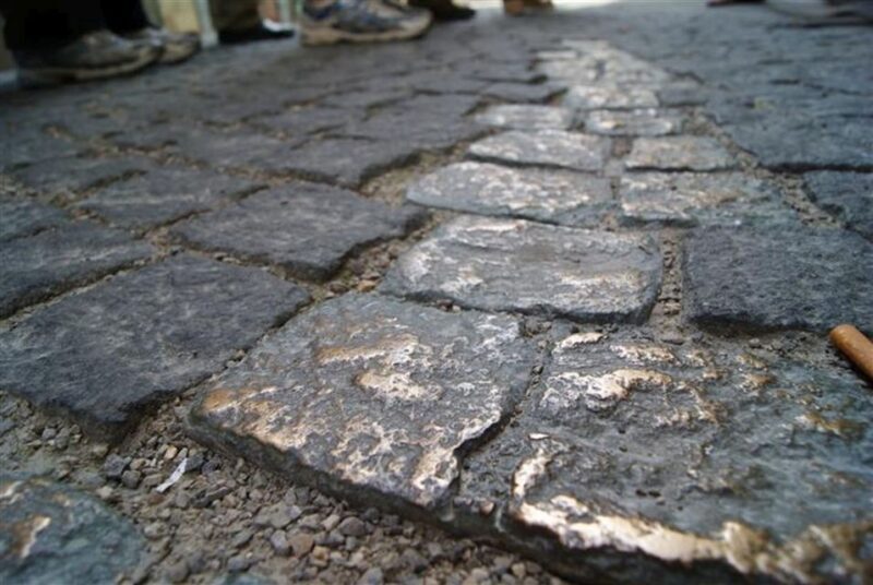 Munich: Birthplace of the Third Reich Guided Walking Tour - The Experience in Detail