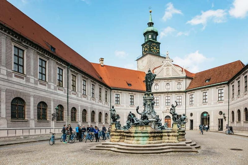 Munich: Classic Guided City Tour by Bike (English Tour Only) - Key Points