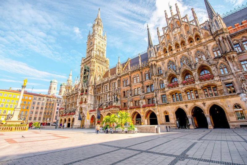 Munich Hop-On Hop-Off Tour: 1-Day or 2-Day Ticket - Stop Strategy: Hop Off Less, See More