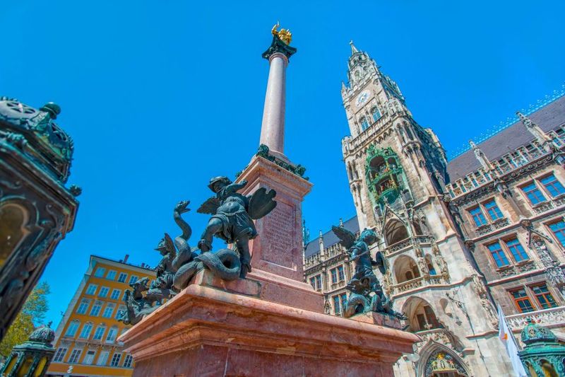 Munich: Old Town & Viktualienmarkt City Walk in German - Viktualienmarkt: the payoff zone for wandering, browsing, and beer-garden vibes
