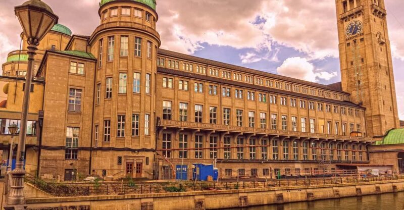 Munich Private Guided Walking Tour with Deutsche Museum - The Value of a Private Guided Tour