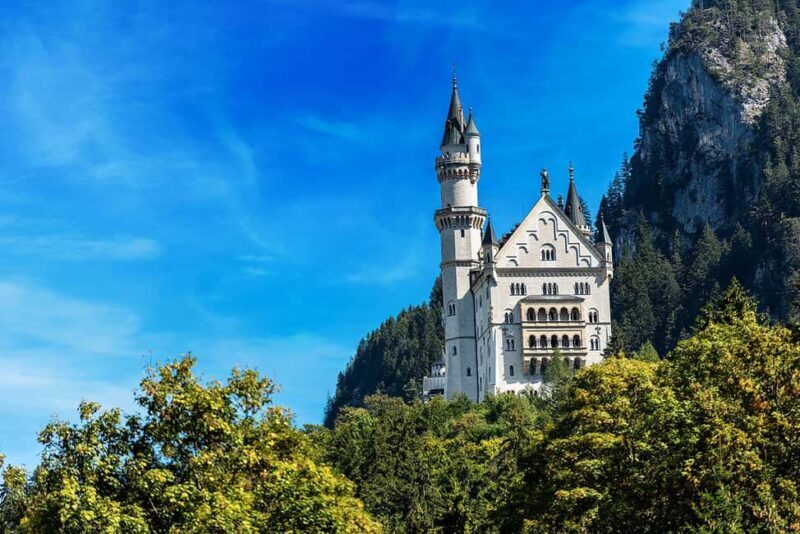 Munich: Private Neuschwanstein & Linderhof Tour & Lunch - Diving Into the Itinerary