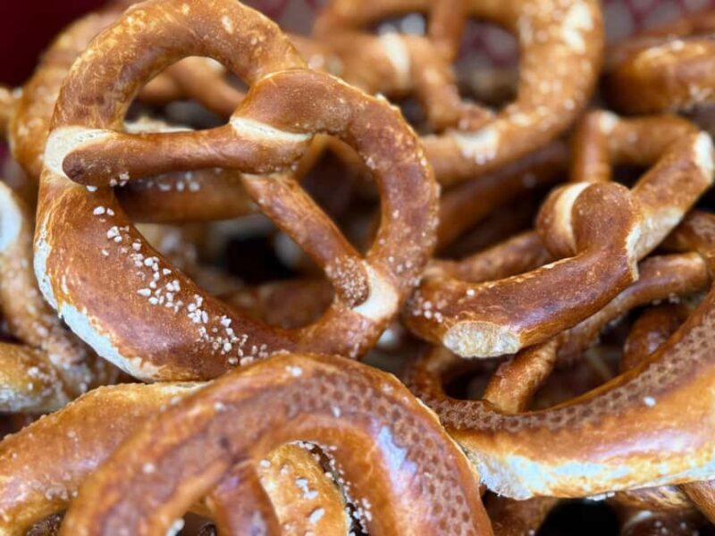 Munich: Viktualienmarkt & Altstadt Food Tour - The Tour’s Structure and Pacing