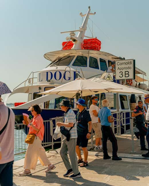 Murano & Burano: Boat Tour with Guide & Glass Factory Visit - Ready to explore these Venetian islands? Pack your camera, wear comfortable shoes, and enjoy a day filled with color, craftsmanship, and calm waters.