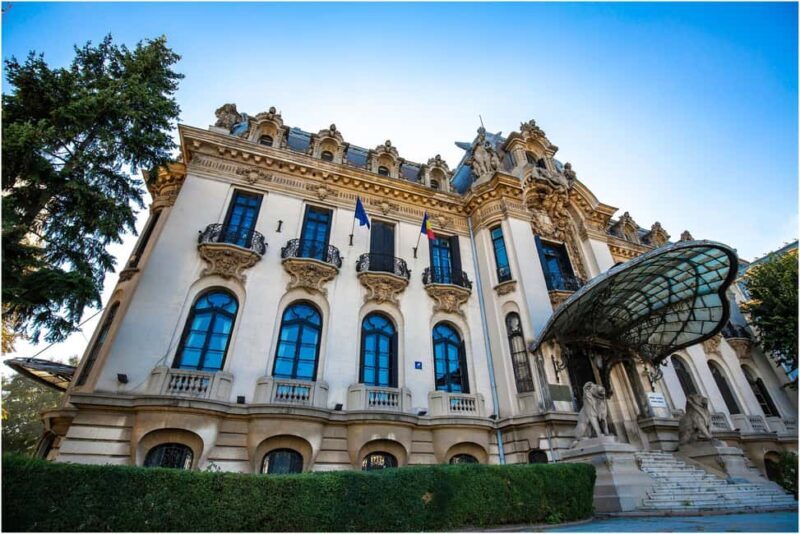 Museums and Galleries Private walking tour in Bucharest - Who Should Consider This Tour?