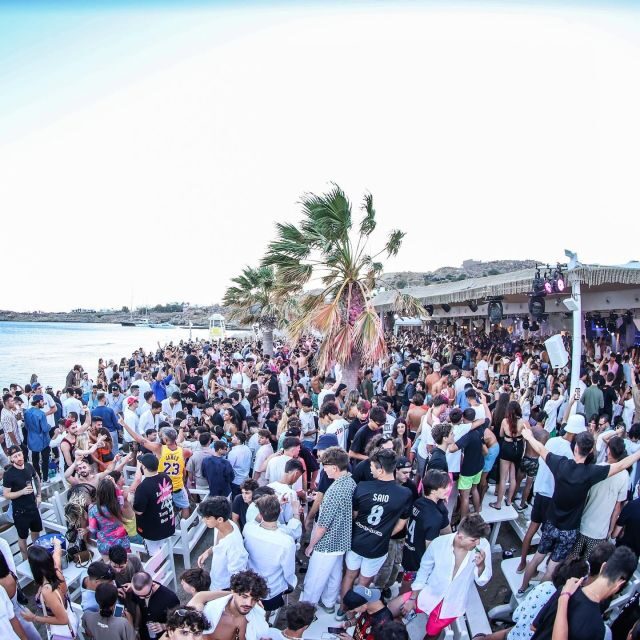 Mykonos: Best Beach Clubs Crawl Day Party - FAQs