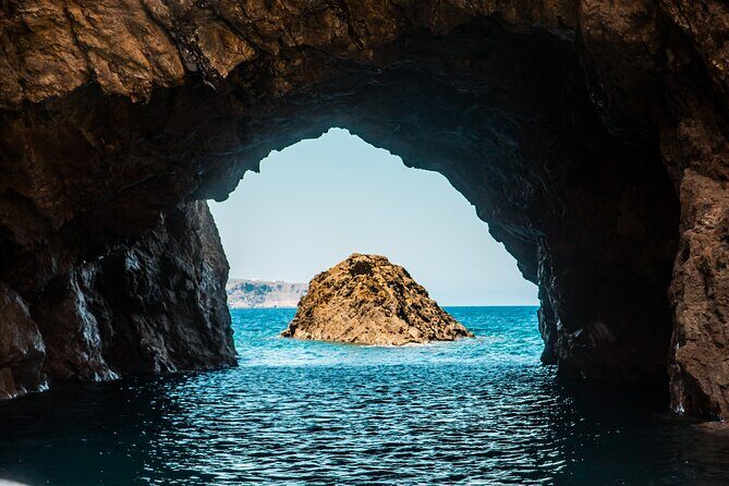 Mykonos Private cruise in south beaches, caves and Dragon island - Key Points