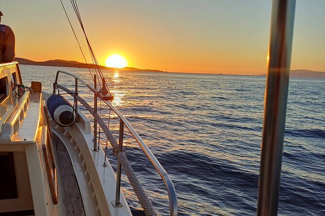 Mykonos Private Sun Set Cruise - FAQs