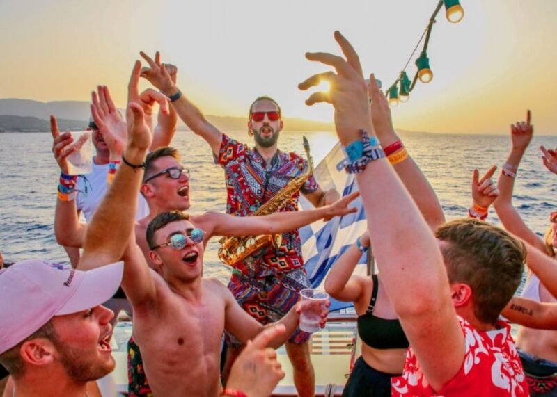 Mykonos: Rhenia & Little Venice Cruise with Snacks & Drinks - Who’s This Tour Best For?