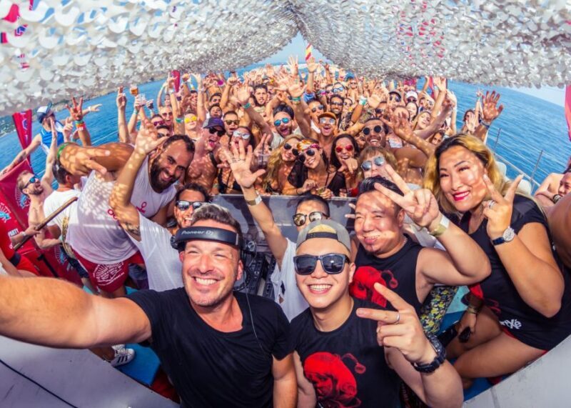 Mykonos: Rhenia & Little Venice Cruise with Snacks & Drinks - FAQ