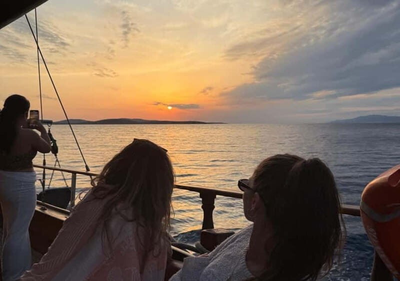 Mykonos: Sunset Boat Cruise with Light Dinner & Drinks - A Closer Look at the Experience