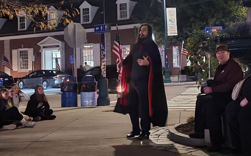 Mystic: Ghosts of Christmas Past Downtown Walking Tour - Practical Tips for Enjoying the Tour