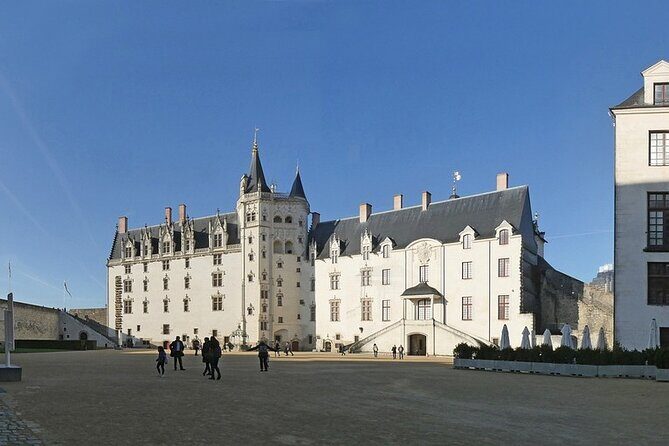 Nantes Private Walking Tour With A Professional Guide - The Tour in Detail: What to Expect