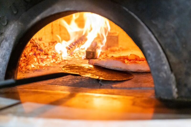Naples: Authentic Neapolitan Pizza Making Class - Key Points