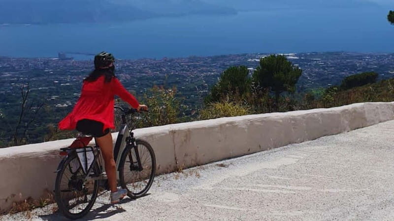 Naples: e-bike rental on Mount Vesuvius with crater access - Key Points