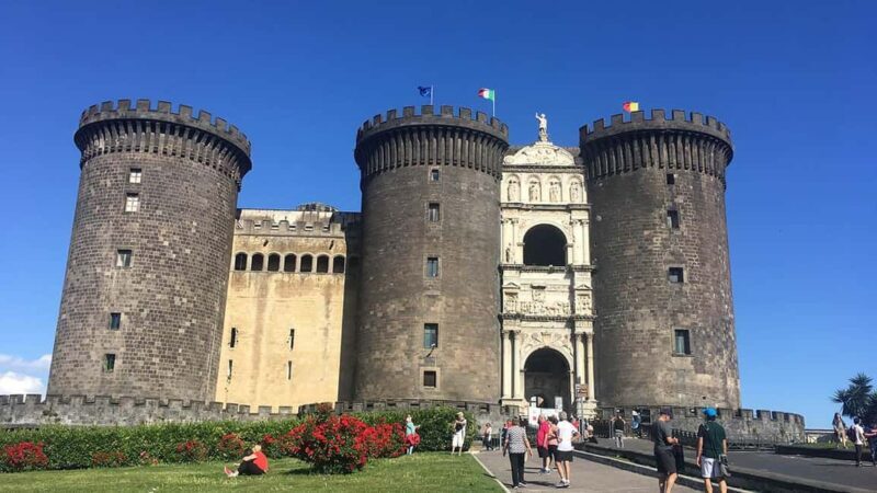 Naples: Guided Walking Tour with Lunch and Wine Tasting - Key Points