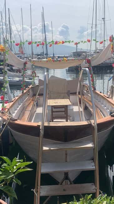 Naples: Half-hour boat tour along the waterfront - FAQ