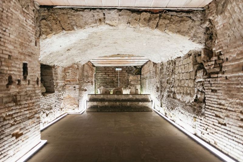 Naples: Naples Underground Entry Ticket and Guided Tour - Your guide matters: English, Italian, and real storytelling