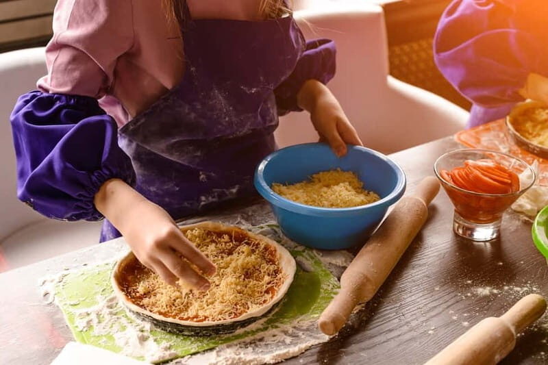 Naples: Premium Pizza-Making Class at a Pizzeria - The Atmosphere and Setting