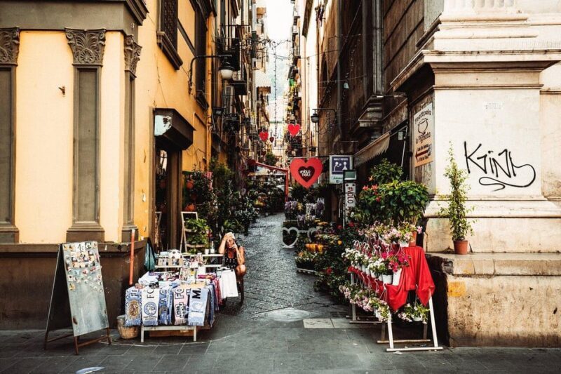 Naples: Private Family Mythology Treasure Hunt w/ Food Stops - Group Size and Pacing