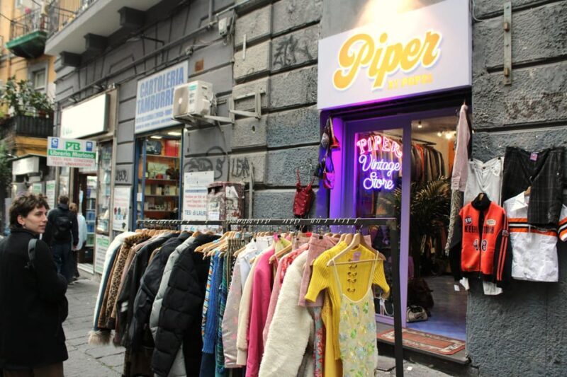 Naples: Private Family Mythology Treasure Hunt w/ Food Stops - FAQ