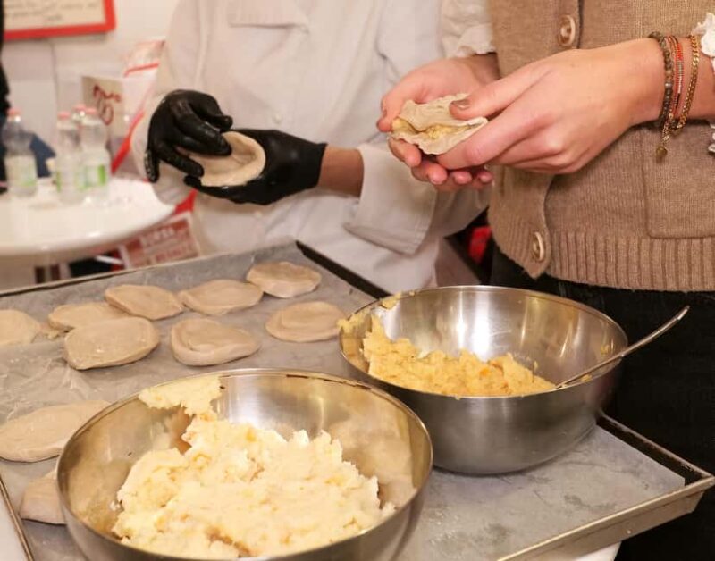 Naples: Sfogliatella Experience with Tasting & Walking Tour - Key Points
