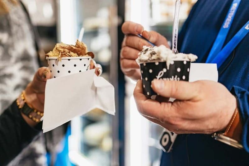 Naples: Street Food Walking Tour with Local Guide - Piazza del Gesù: Taralli, Babà, and Sfogliatella