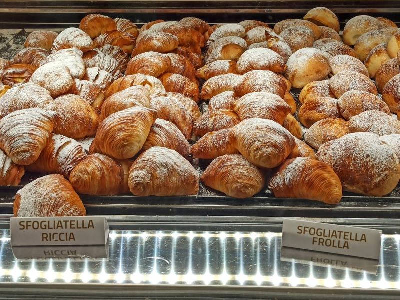 Naples: Street Food Walking Tour with Local Guide - Spritz Tasting and Gelato Finish: Ending Sweet, Not Done