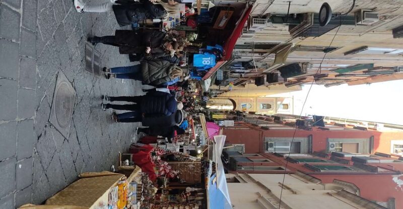Naples: the magic of Christmas and Nativity scenes - Key Points