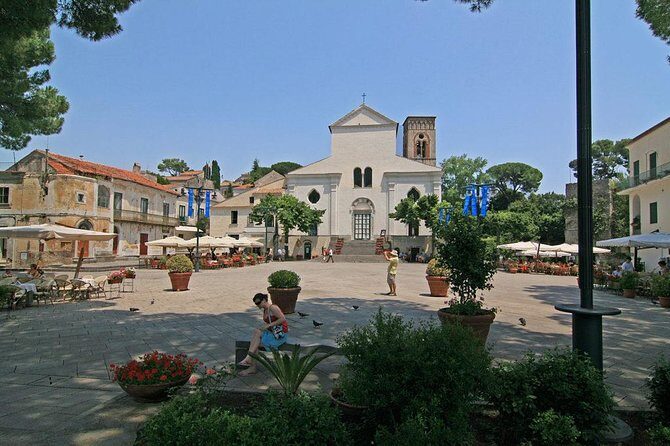 Naples to Ravello transfer via 2 hours in Pompeii (or vice versa) - FAQs