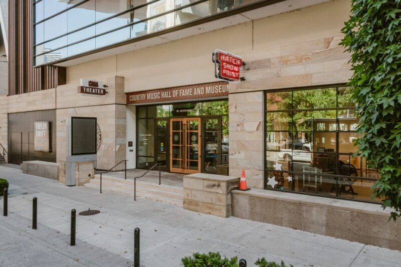 Nashville: Hop-on Hop-off Trolley Tour - Who Will Love This Tour?