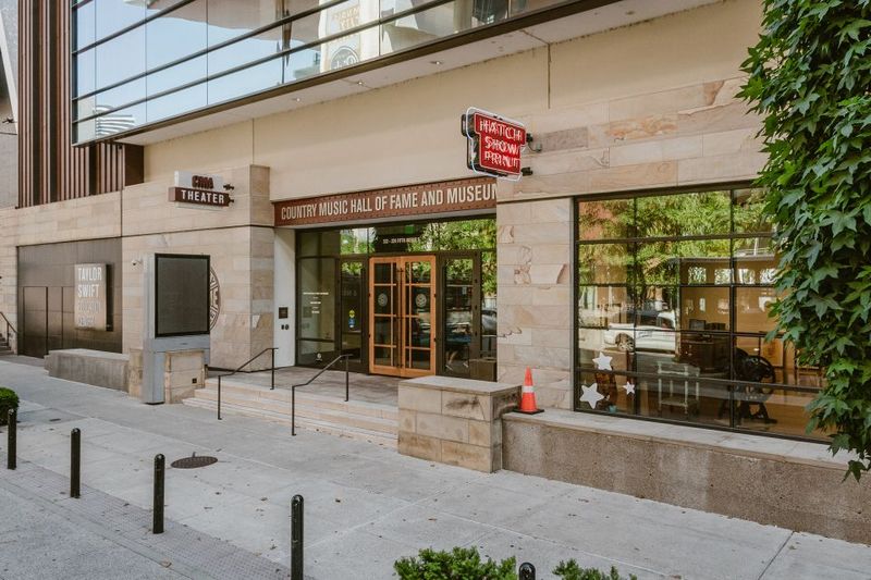 Nashville: Hop-on Hop-off Trolley Tour - Country Music Hall of Fame and Museum: the anchor stop