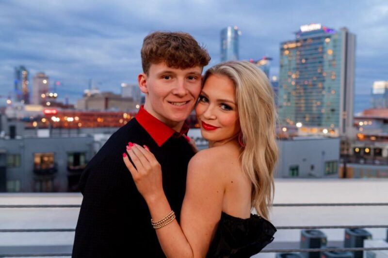 Nashville: Romantic Couples Photoshoot with Champagne - FAQ