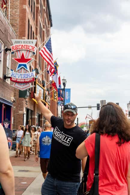 Nashville: The Ryman, Tootsies, Broadway, & Printer's Alley - Exploring Downtown Nashville in Just 1.5 Hours