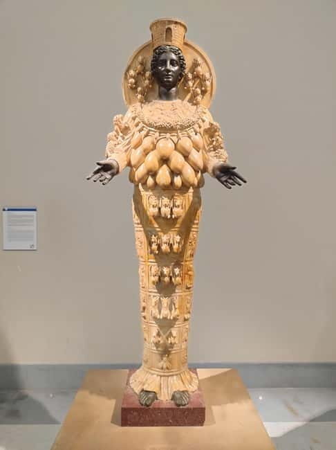 National Archaeological Museum synchronized audioguided tour without QR or app - How This Tour Stands Out