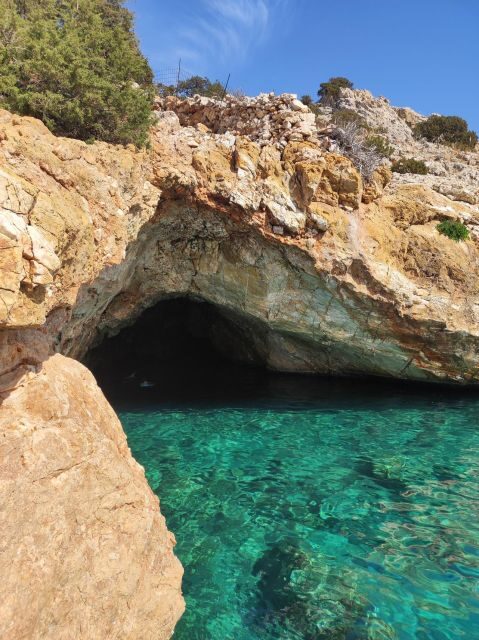 Naxos: Explore the cave of the unspoiled south-east coast! - Authentic Greek Lunch in a Village