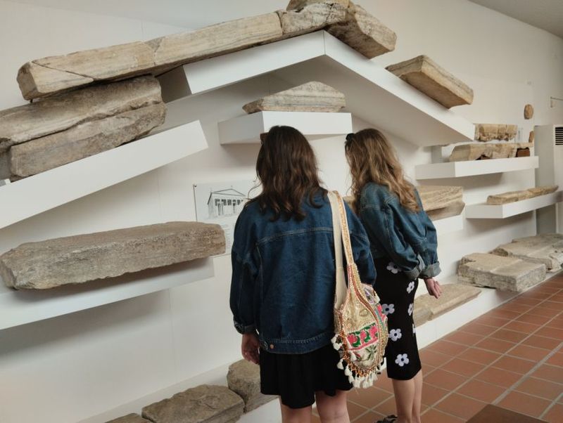 Naxos: Highlights Bus Tour with Free Time for Lunch and Swim - Chalki: Venetian Architecture Meets Free-Time Wandering