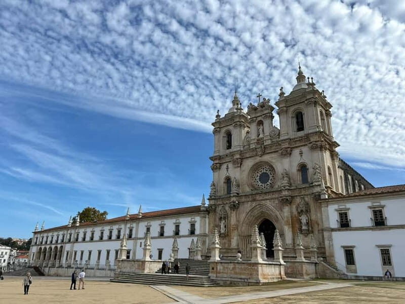 Nazaré, Alcobaça and Óbidos on a Luxury Mercedes - Exploring the Sights in Detail