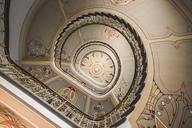 Neigbourhoods of Riga: Honest tour through most beautiful and most unusual areas - Why This Tour Works