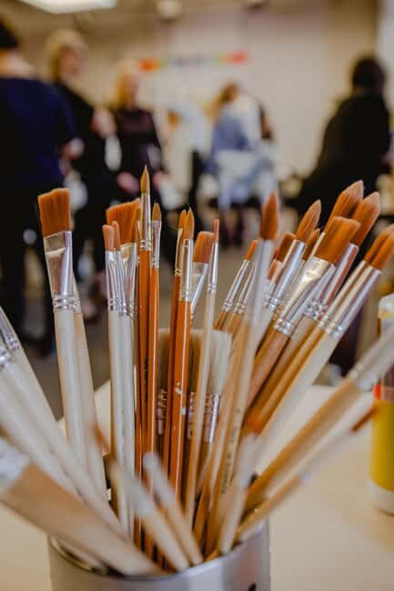 Neon Paint - Painting and Wine in the Dark in Krakow - The Creative Process and the Setting