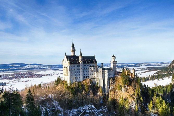 Neuschwanstein Castle Tour with Skip the Line from Hohenschwangau - The Carriage Ride Back to Hohenschwangau Village