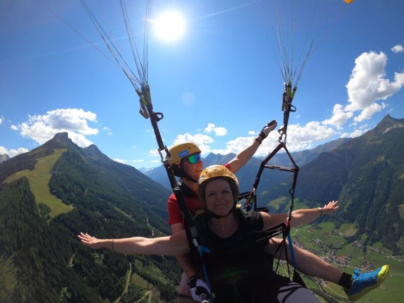 Neustift im Stubaital: Panoramic Tandem Paragliding Flight - Who Should Consider This Experience?