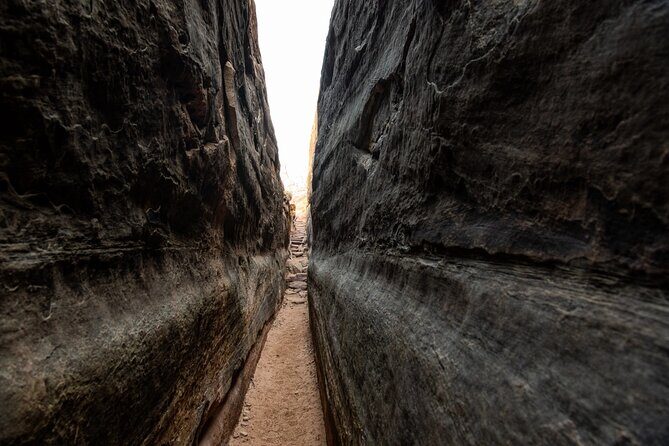 NEW! Canyonlands Needles Chesler Park Hiking Discovery Tour - Setting the Scene: What to Expect from This Tour