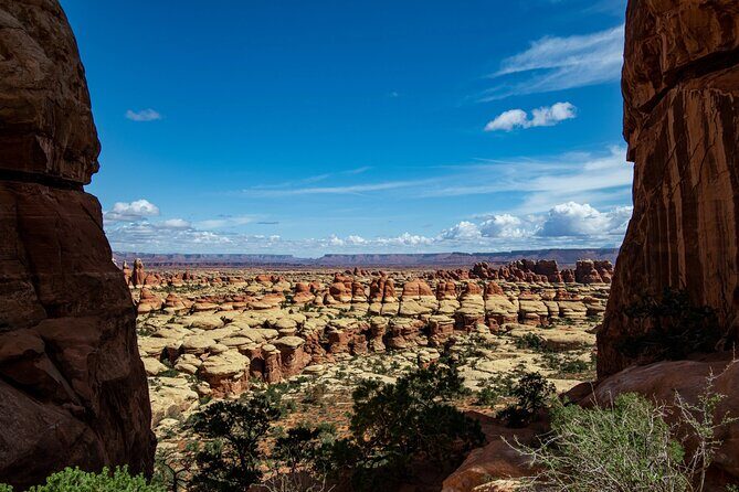 NEW! Canyonlands Needles Chesler Park Hiking Discovery Tour - Is This Tour for You?
