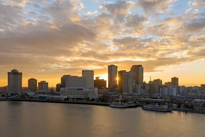 New Orleans French Quarter Haunted History Cocktail Tour - The Ghostly Side: Paranormal Equipment and Stories