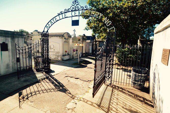 New Orleans Garden District and Lafayette Cemetery Tour - A Full Breakdown of the Experience