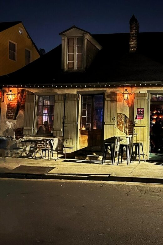 New Orleans Haunted Ghost, Voodoo & Vampire Walking Tour - An Overview of the Tour Experience