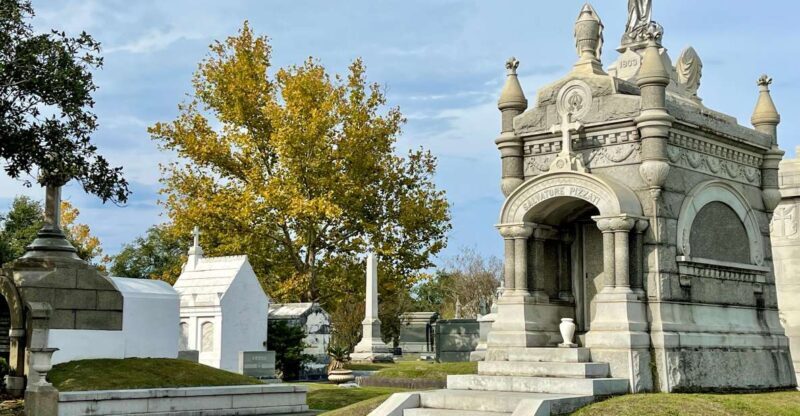 New Orleans: Millionaires Tombs of Metairie Cemetery Tour - The Sum Up