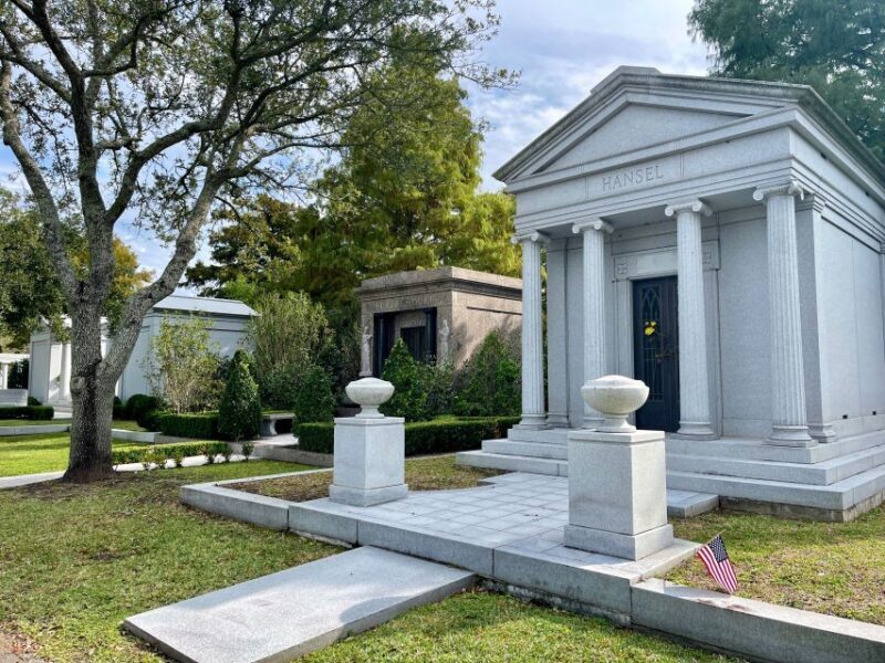 New Orleans: Millionaires Tombs of Metairie Cemetery Tour - FAQs